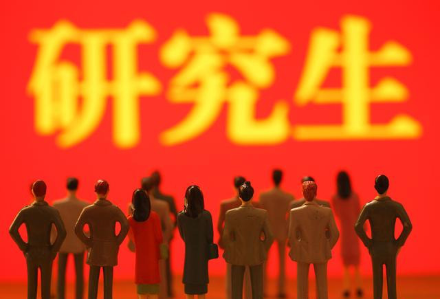 如今大学生当兵真好，所有“优惠政策”都围着转，望周知