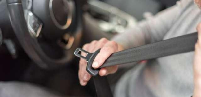 开车必知：安全带都分为哪几种，汽车安全带的工作原理和作用