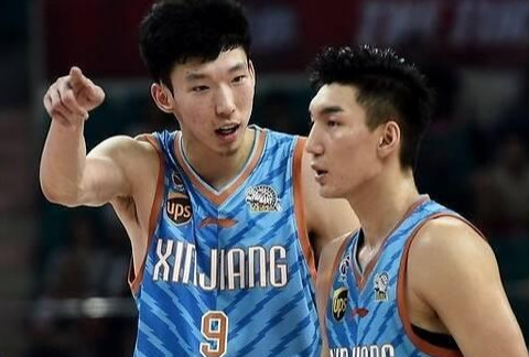 为什么cba中锋那么少扣篮(NBA中锋运球技术CBA后卫好？篮坛名宿不愿承认，郭艾伦第一个不服)