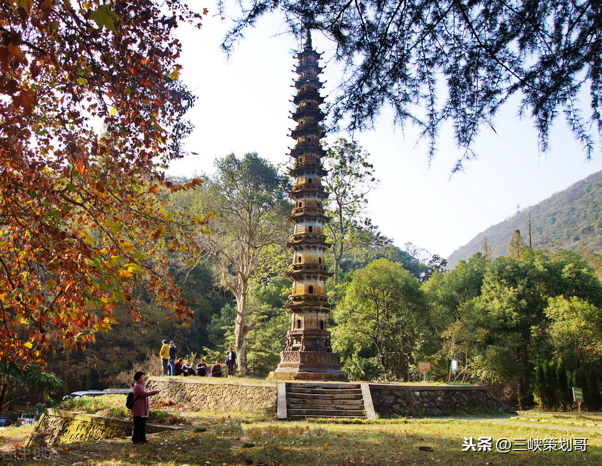 60公里外的宜昌，有座“天下四绝”的寺庙，距今已逾1200年