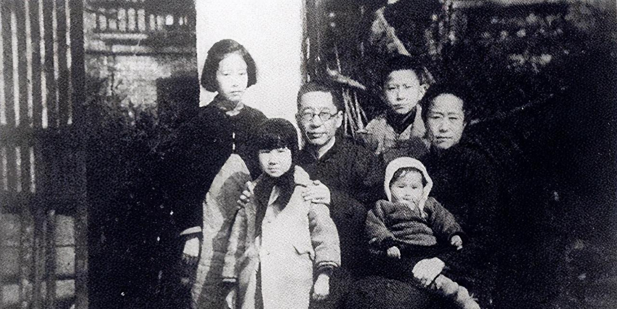 老舍跳湖前，在公园湖边坐了整整一天，是什么让他最终决定去死？