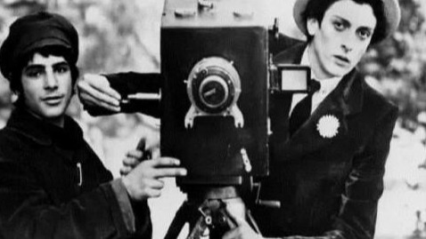 这部人类史上诞生的第一部无声50秒电影，开启了影视行业的元年