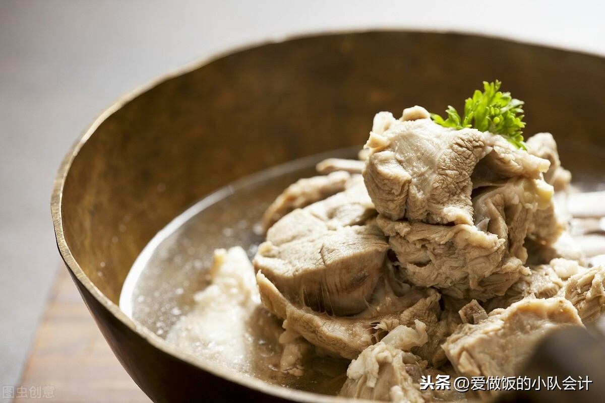 横山炖羊肉的正宗做法(醇香味美，横山炖羊肉传统烹饪技艺)