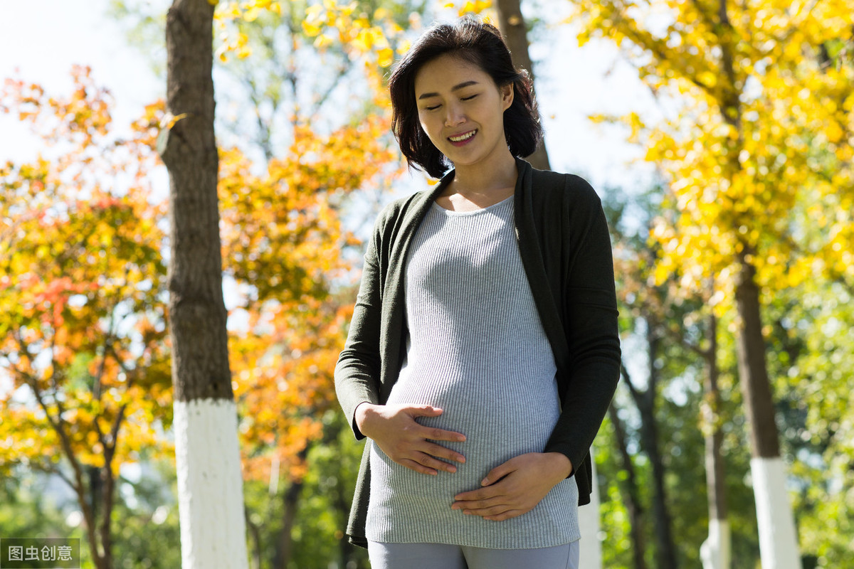 孕妇奶粉是孕妈的标配吗？四类孕妈喝了反而不利胎宝健康，别乱喝