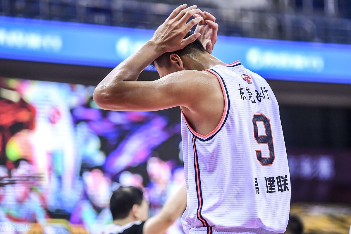 nba裁判为什么是中国的(CBA联赛的裁判请对号入座)