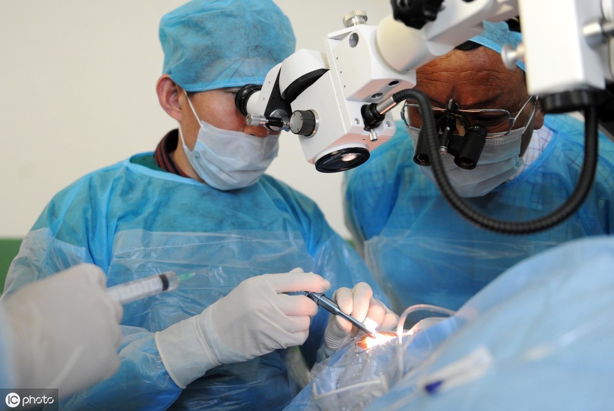 眼科医生告诉你：白内障手术很贵吗？人工晶体该如何选择？