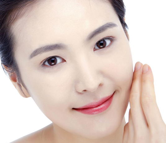 这3个部位上翘的女人,生来旺夫命,嫁作贵人妇!