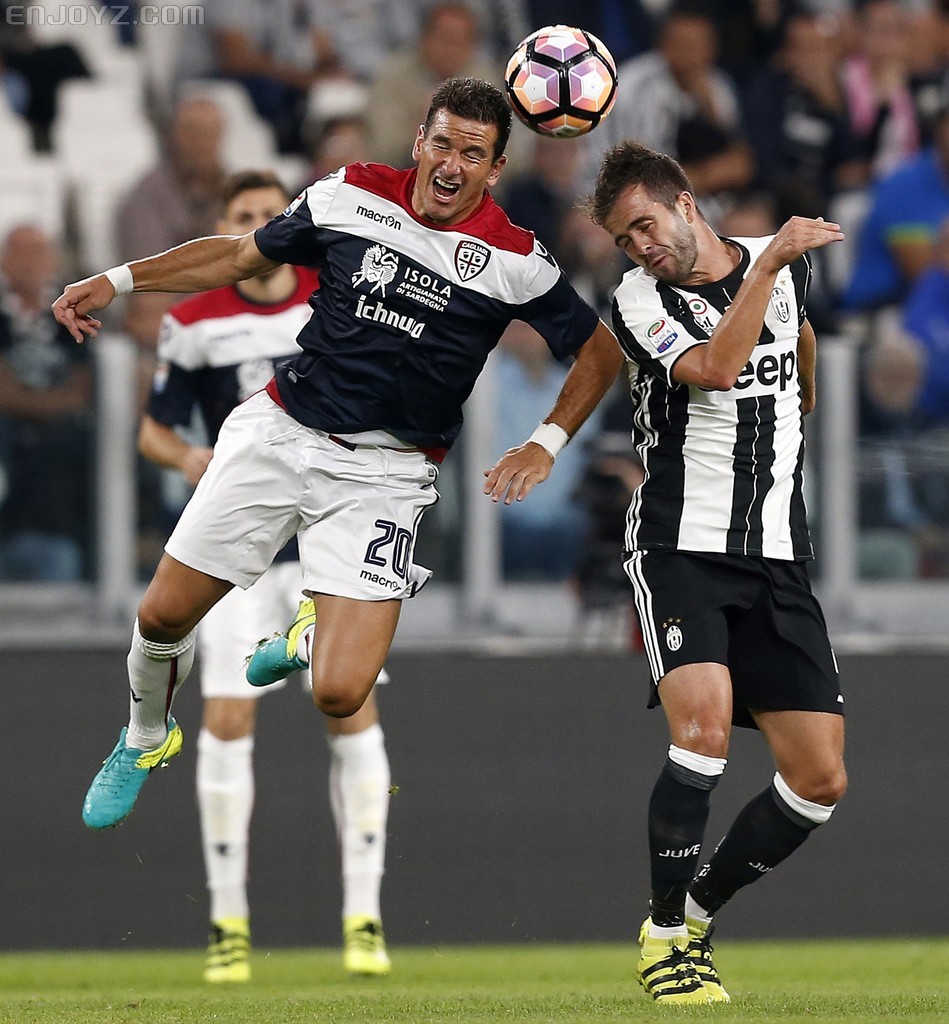 卡利亚里足球俱乐部主客场球衣(卡利亚里新赛季第三客场球衣正式亮相)