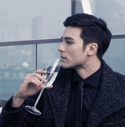 生了儿子再香港领证,然后台湾户外婚礼,"宫洺"凤小岳结婚啦