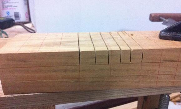 今天为大家介绍一款木制品变形金刚神器名曰鲁班凳又名瞎掰