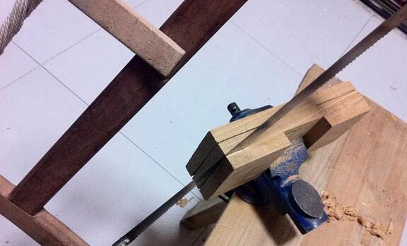 今天为大家介绍一款木制品变形金刚神器名曰鲁班凳又名瞎掰