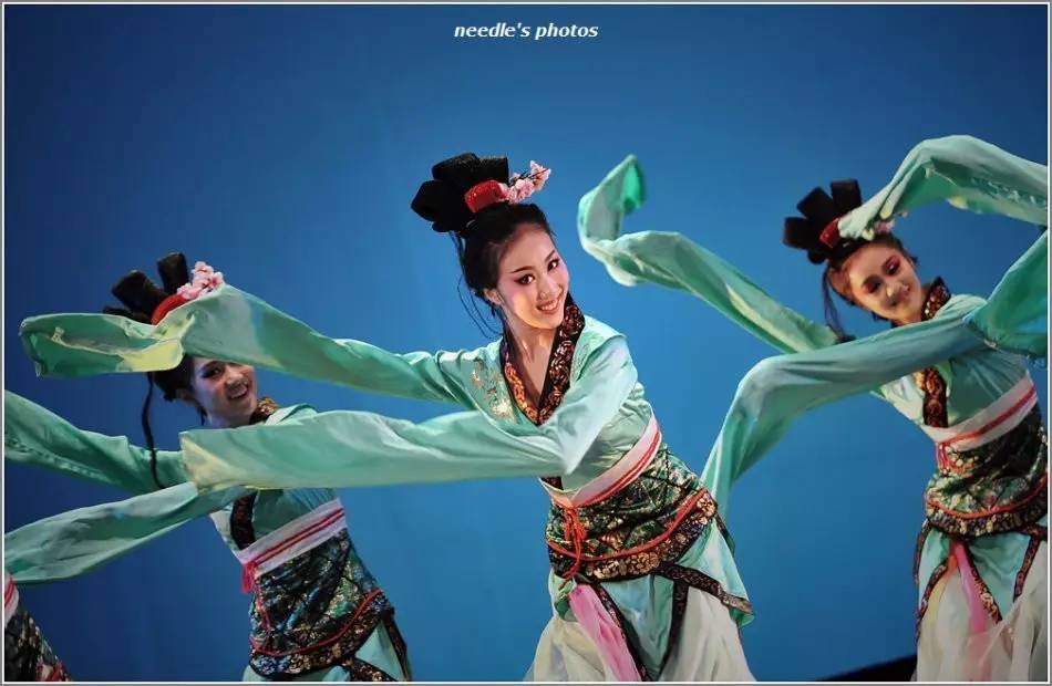 这些描写舞姿的诗句···真真是极美的