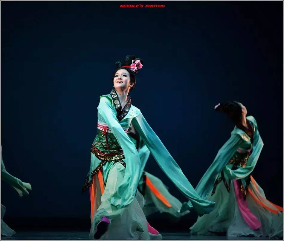 这些描写舞姿的诗句···真真是极美的