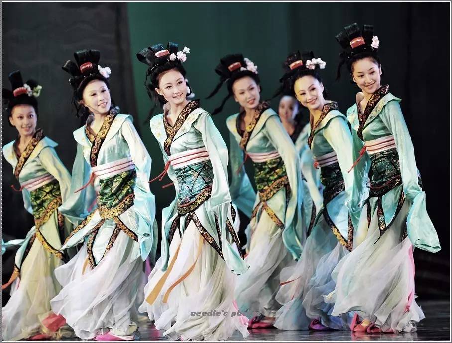 这些描写舞姿的诗句···真真是极美的