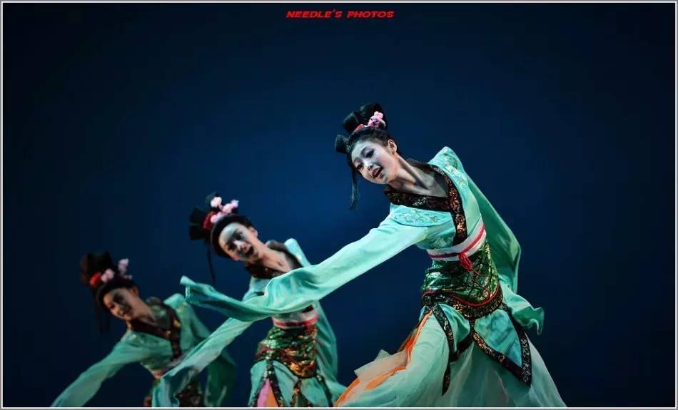 这些描写舞姿的诗句···真真是极美的