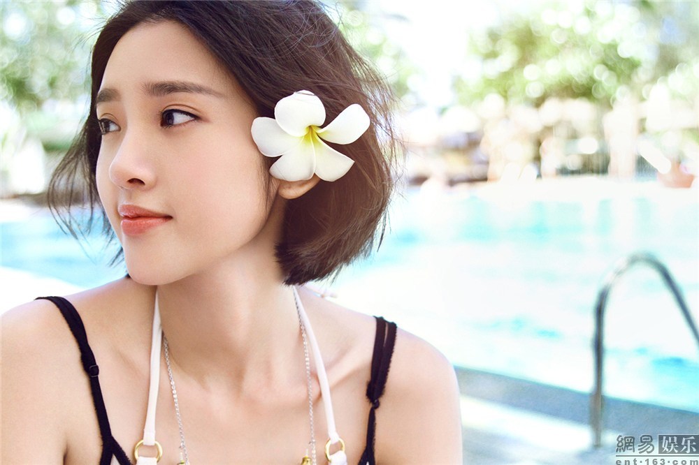 她是星女郎，被挖坟的这套旧照，脸和画风都没眼看！