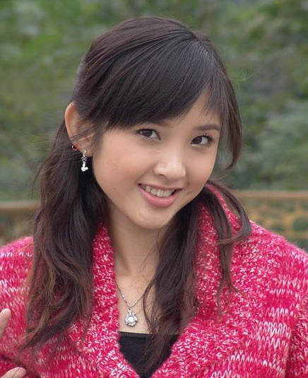 她是星女郎，被挖坟的这套旧照，脸和画风都没眼看！