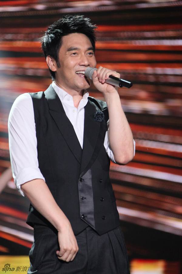 九十年代难忘的男歌手，有人入狱，有人风生水起，一曲流行一辈子