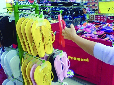 明明很干净的拖鞋，为什么会散发恶臭味，有解决的办法么？