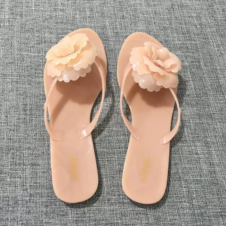 明明很干净的拖鞋，为什么会散发恶臭味，有解决的办法么？