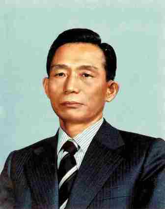 为什么普京能消灭“寡头”，韩国却拿“财阀”没辙？