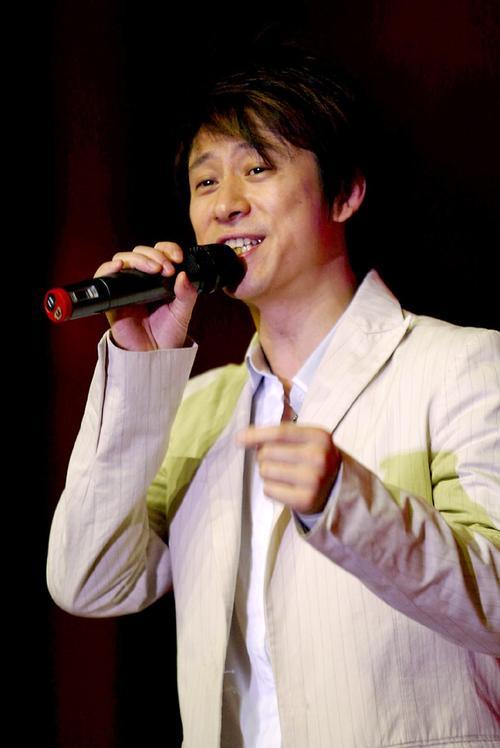 九十年代难忘的男歌手，有人入狱，有人风生水起，一曲流行一辈子