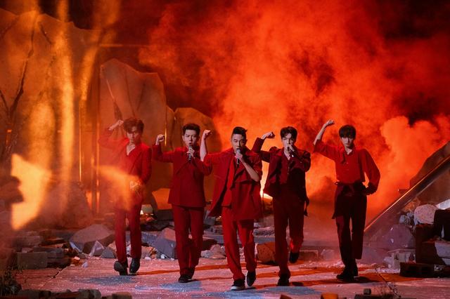 《追1》抄《浪姐》，《追2》抄《披哥》，无压力搞模仿，结果凉凉