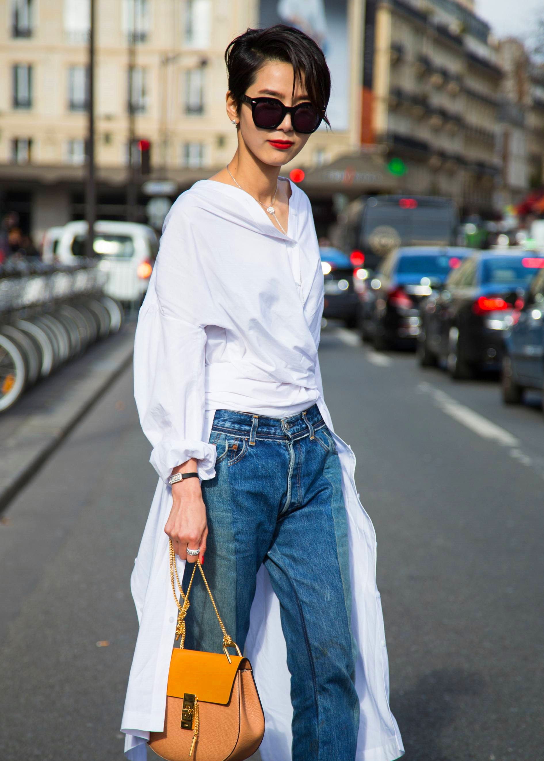 女人应常备这“3件上衣”，夏天百搭又时髦，搭裙子、裤子都好看