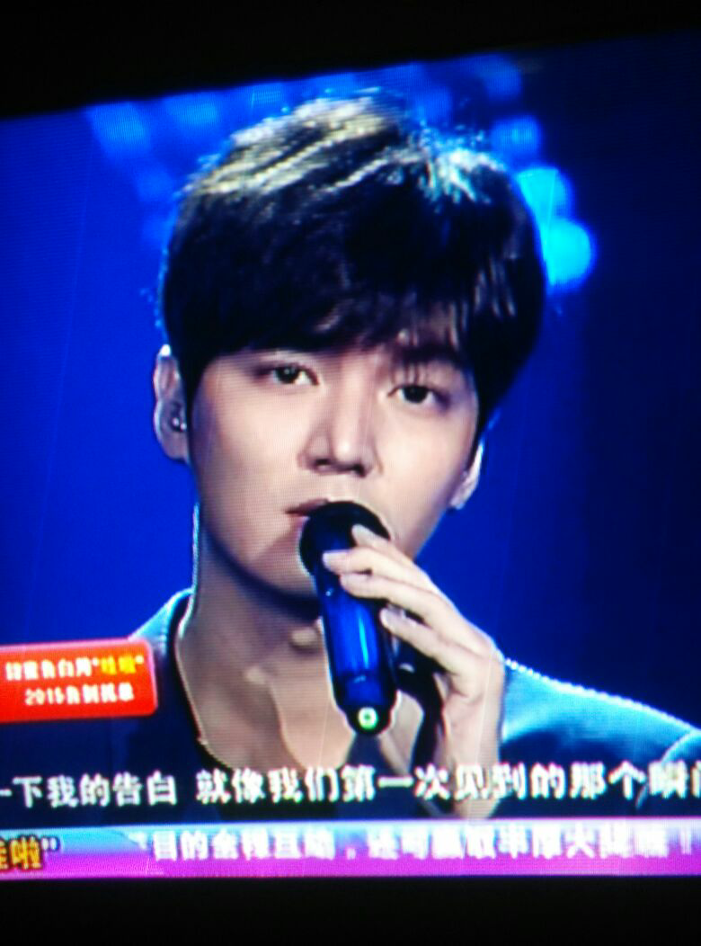 上央视春晚，霸屏韩网热搜，韩国艺人李敏镐，真不简单