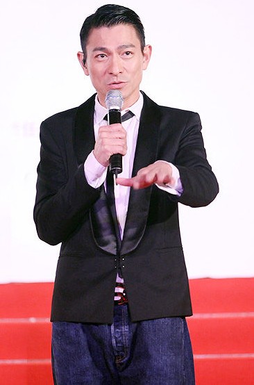 九十年代难忘的男歌手，有人入狱，有人风生水起，一曲流行一辈子