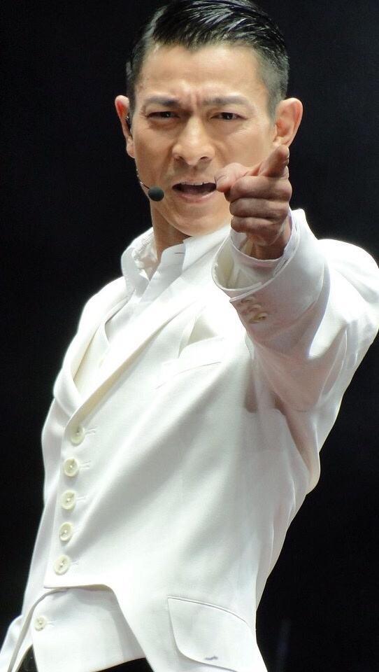 九十年代难忘的男歌手，有人入狱，有人风生水起，一曲流行一辈子