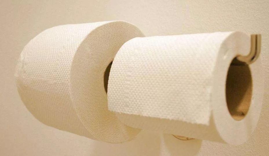 生活用纸，黄卫生纸真的好于白色卫生纸吗？来听造纸员工怎么说