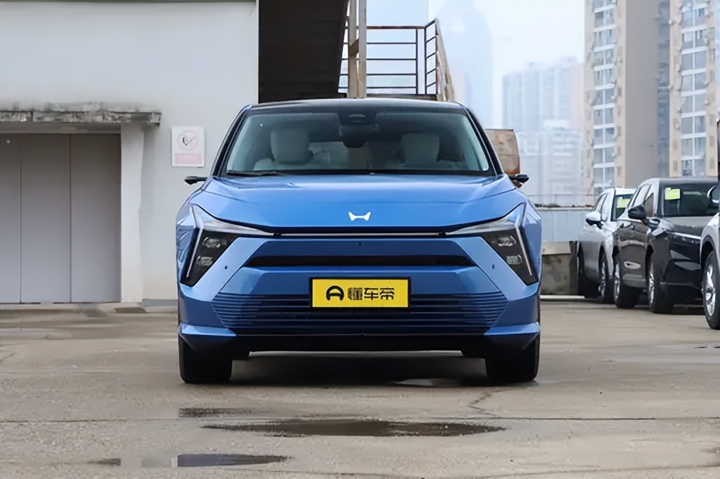 定位中型SUV，外观大气，东风Honda S7对比大众ID.6 CROZZ