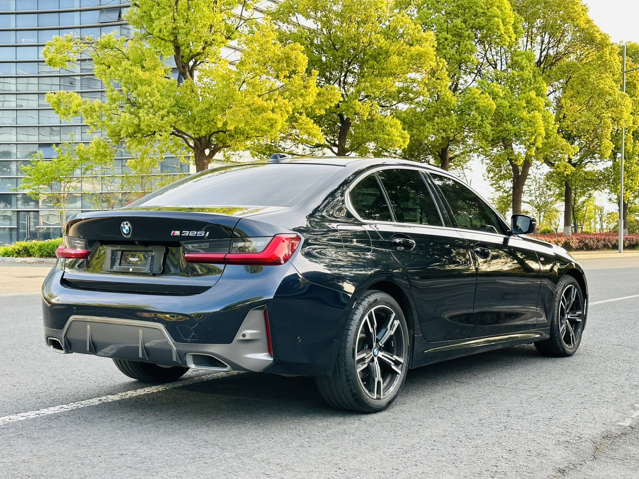 宝马3系：2023款准新车，3万公里，20万出头体验蓝天白云！