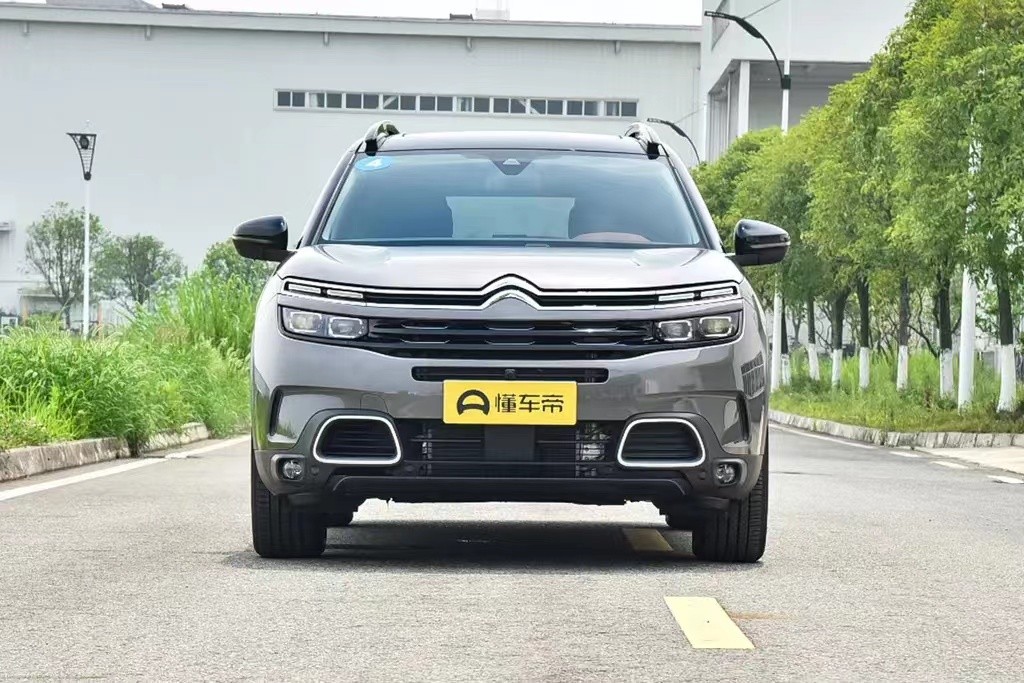 雪铁龙天逸C5，电动机总功率164.2kW，纯电续航58km，售价23.17万