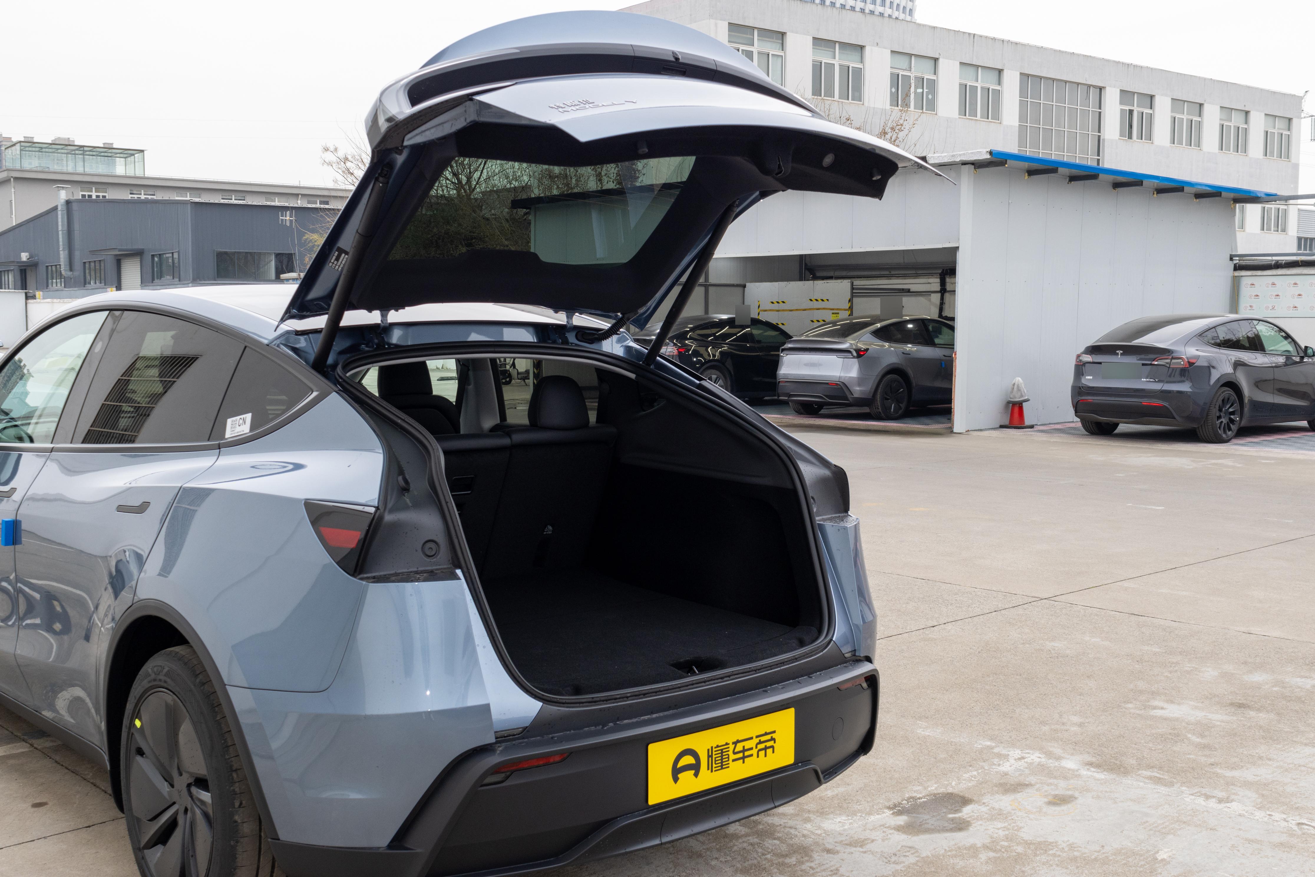 要出16万的Model Y？减配这些东西，你看看合适吗？