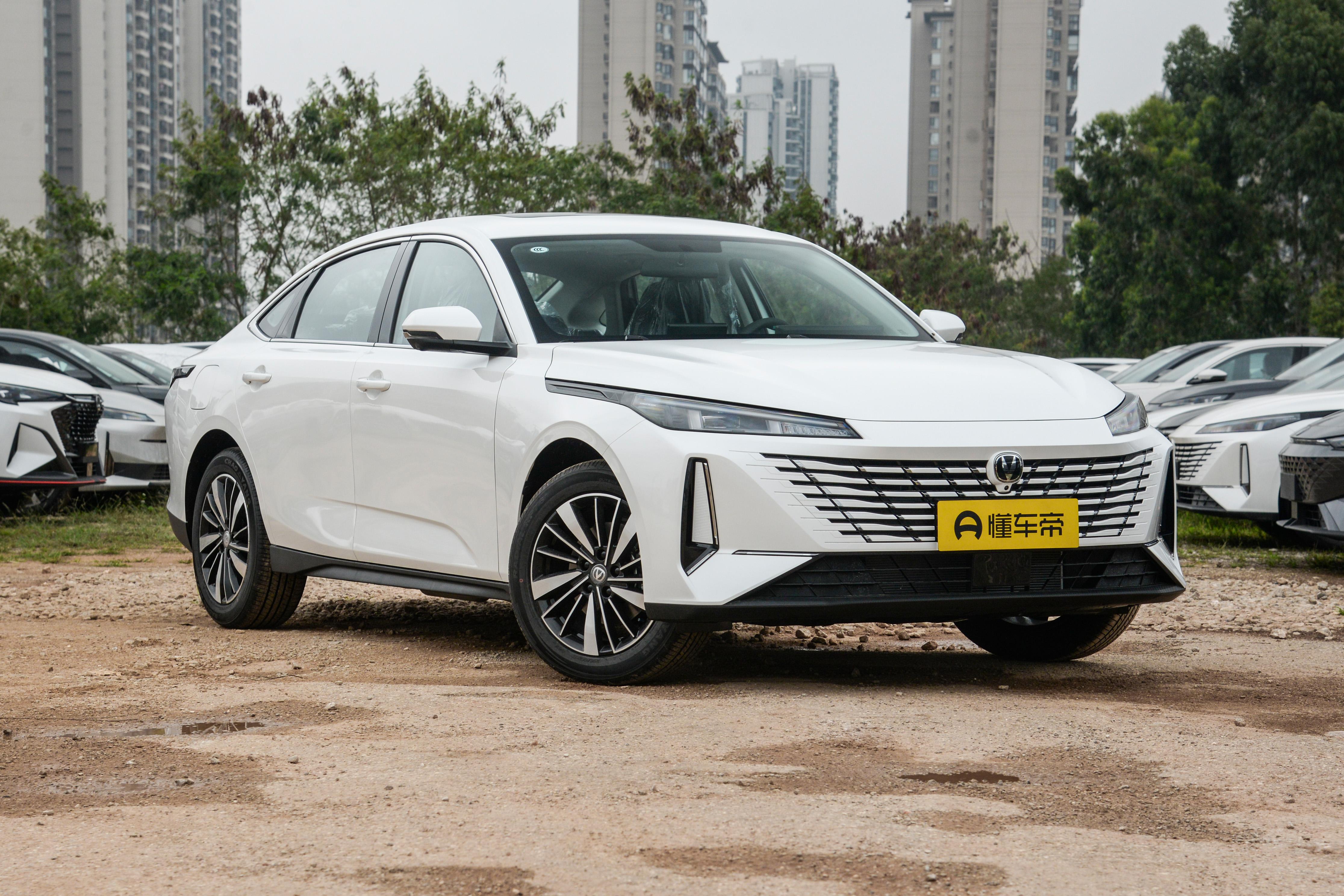 续航达1300km，9.99万起，低至6.59万 ，这款长安逸动PHEV值得一看