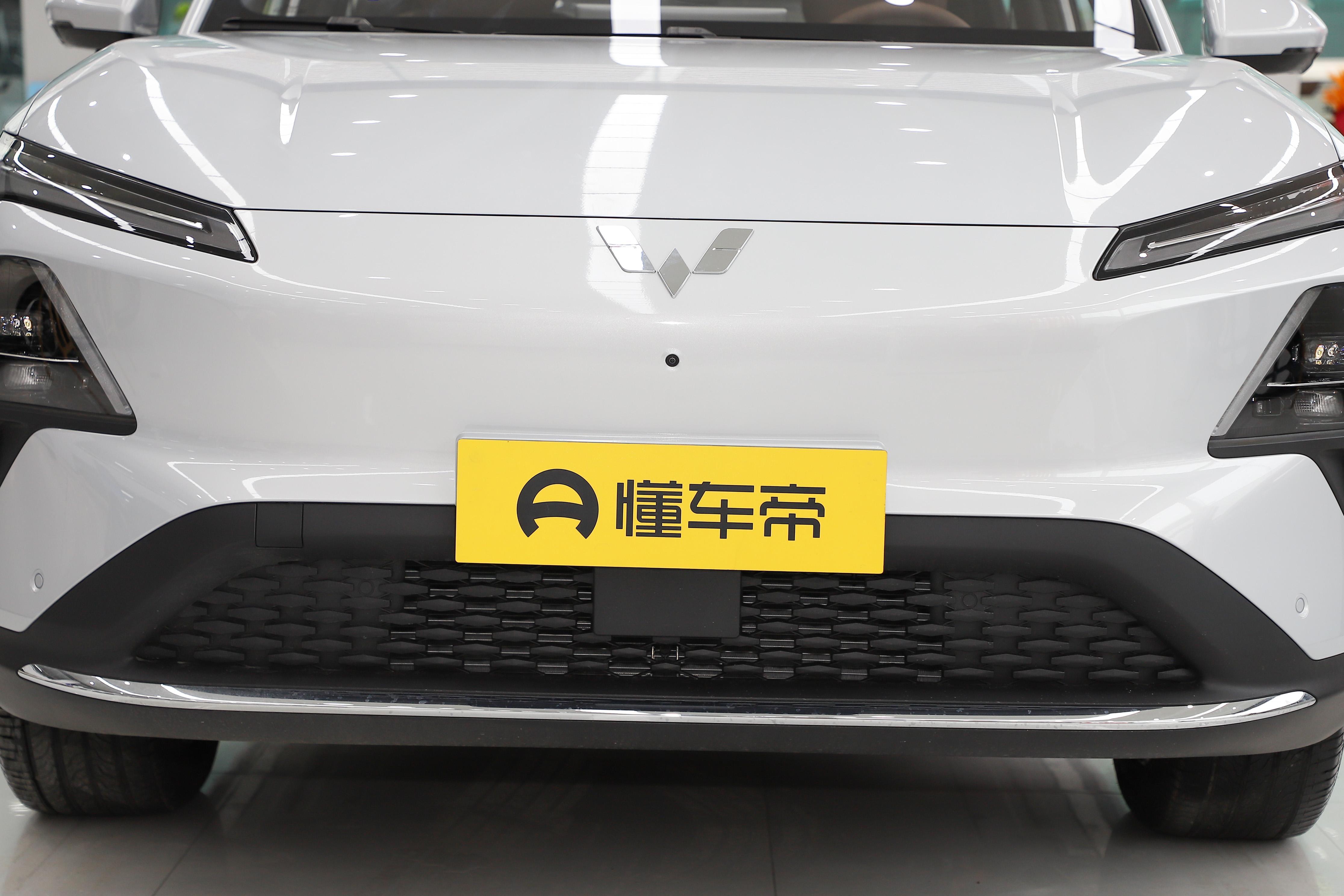 五菱星光S，家用SUV市场的"扛把子"，凭什么？看完你就懂了