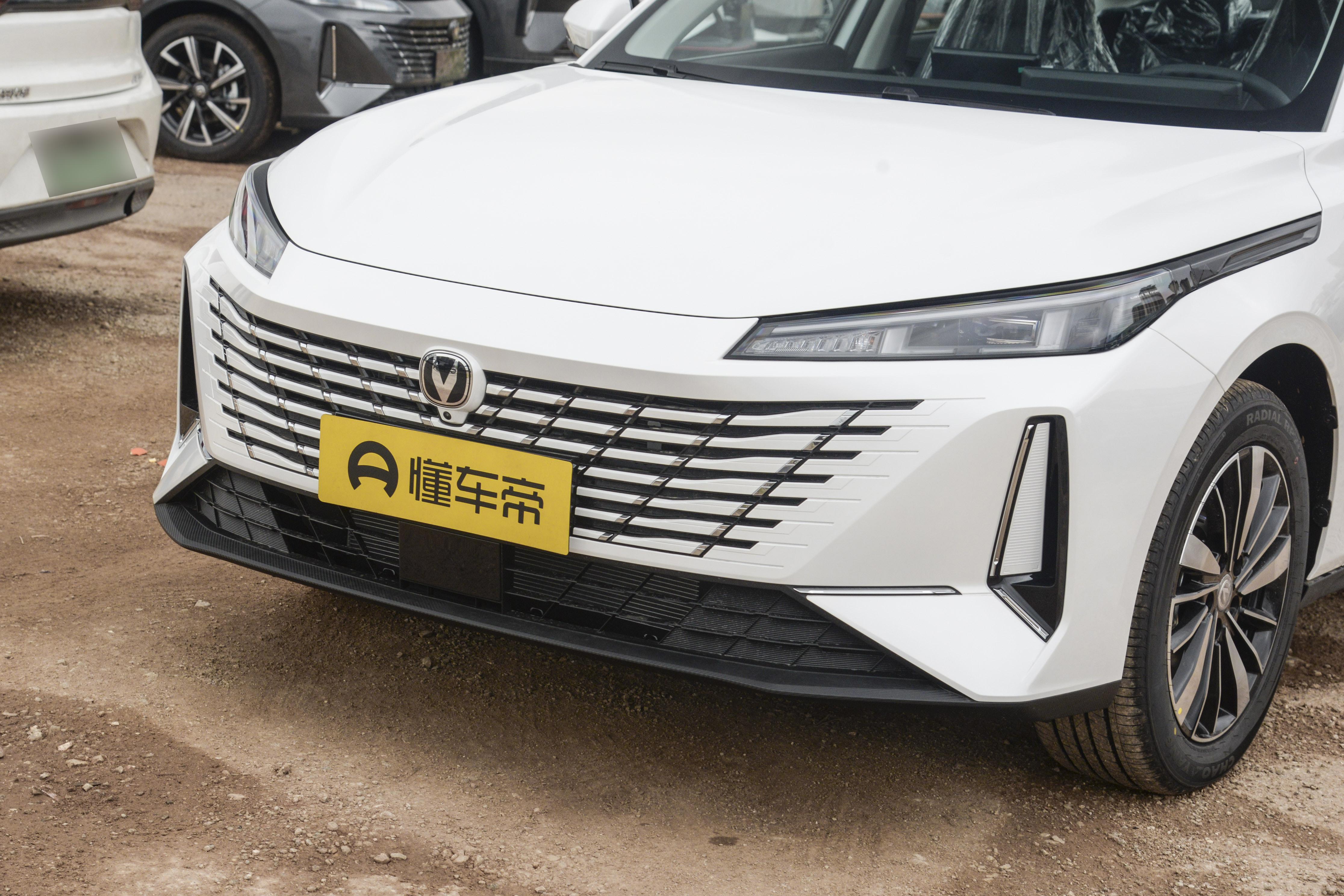 续航达1300km，9.99万起，低至6.59万 ，这款长安逸动PHEV值得一看