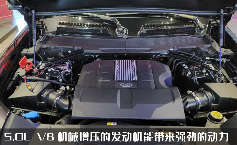 路虎卫士007典藏版上市，售价1700007元。玩车弟是少那7块钱吗？