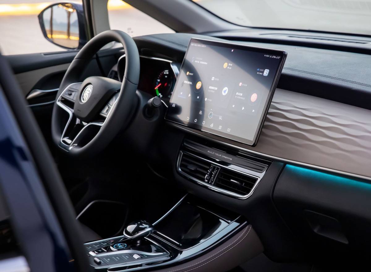 家用MPV如何选择，选贵的还是选对的？