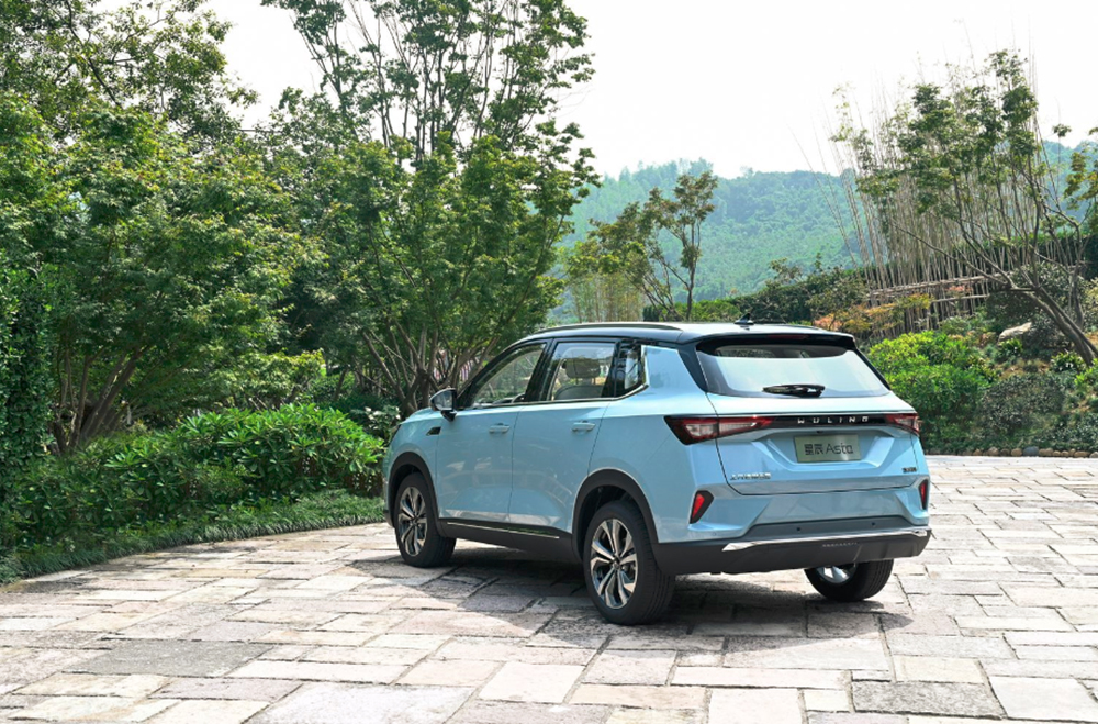 【帮你选车】首款银标SUV 智能化与科技感 试上汽通用五菱星辰