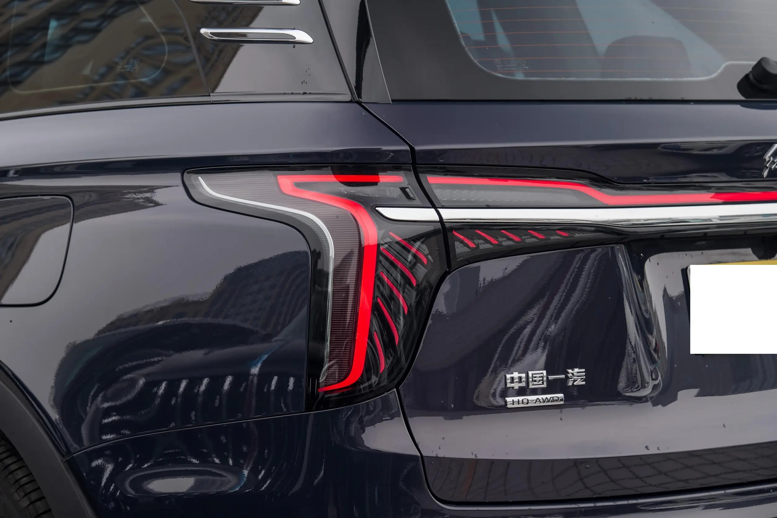 豪华中大型SUV“跌麻了”！降到23万多，大六座+四驱，油耗1.14L