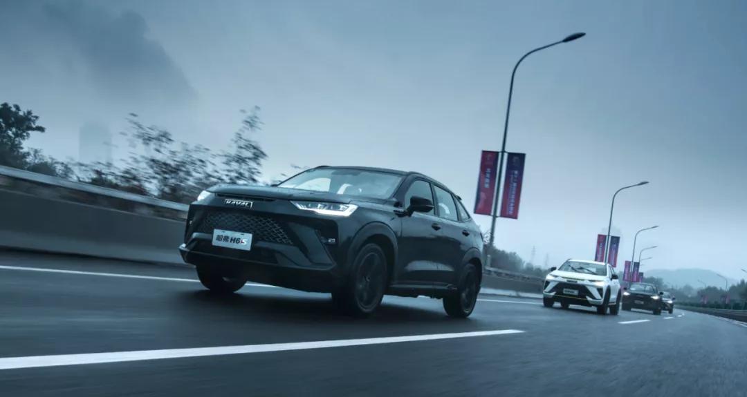 这台轿跑SUV加速快、空间大还有混动！试驾哈弗H6S