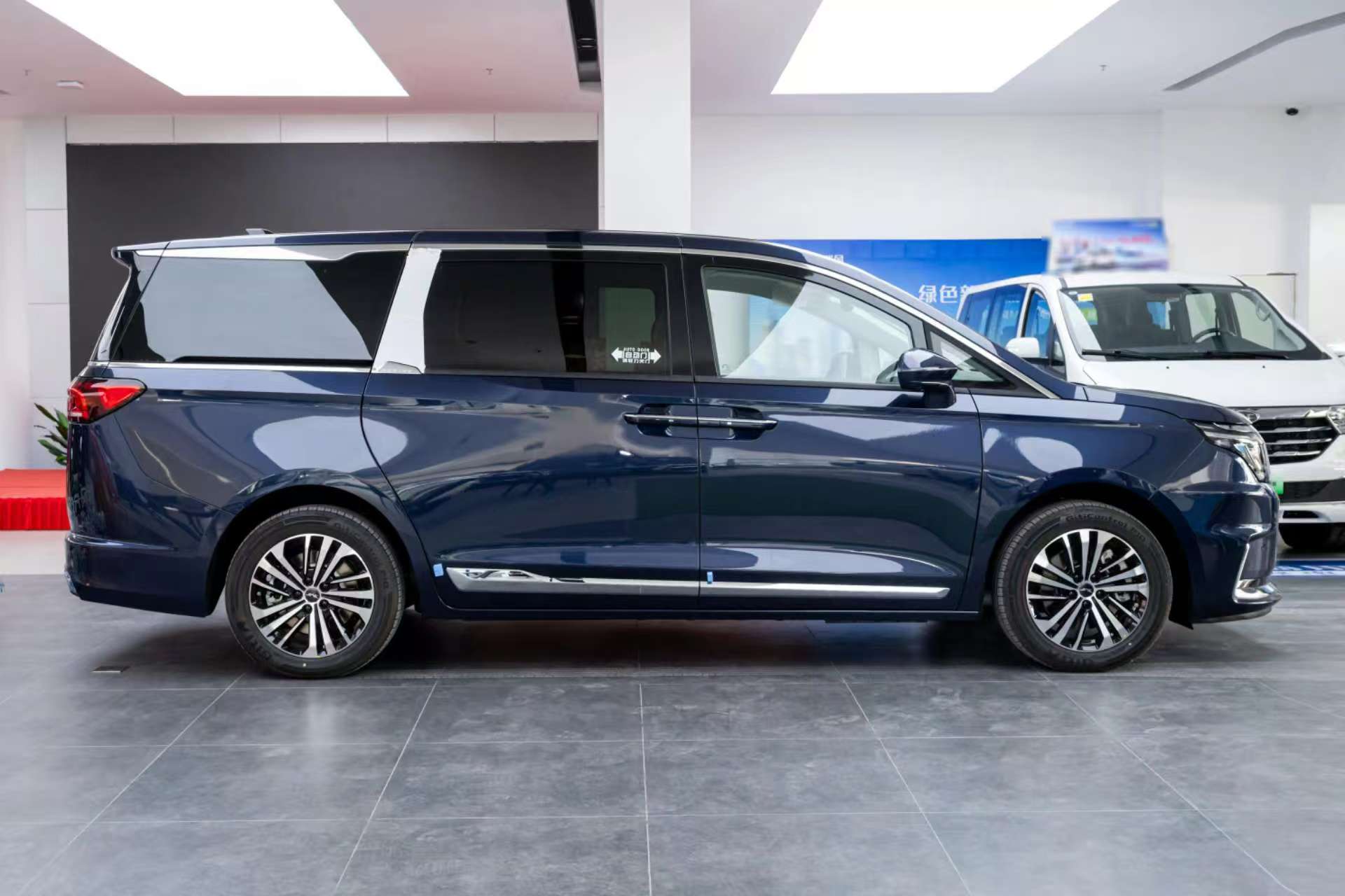 20万级MPV，鸿蒙座舱+插混黑科技，瑞风RF8实力解读