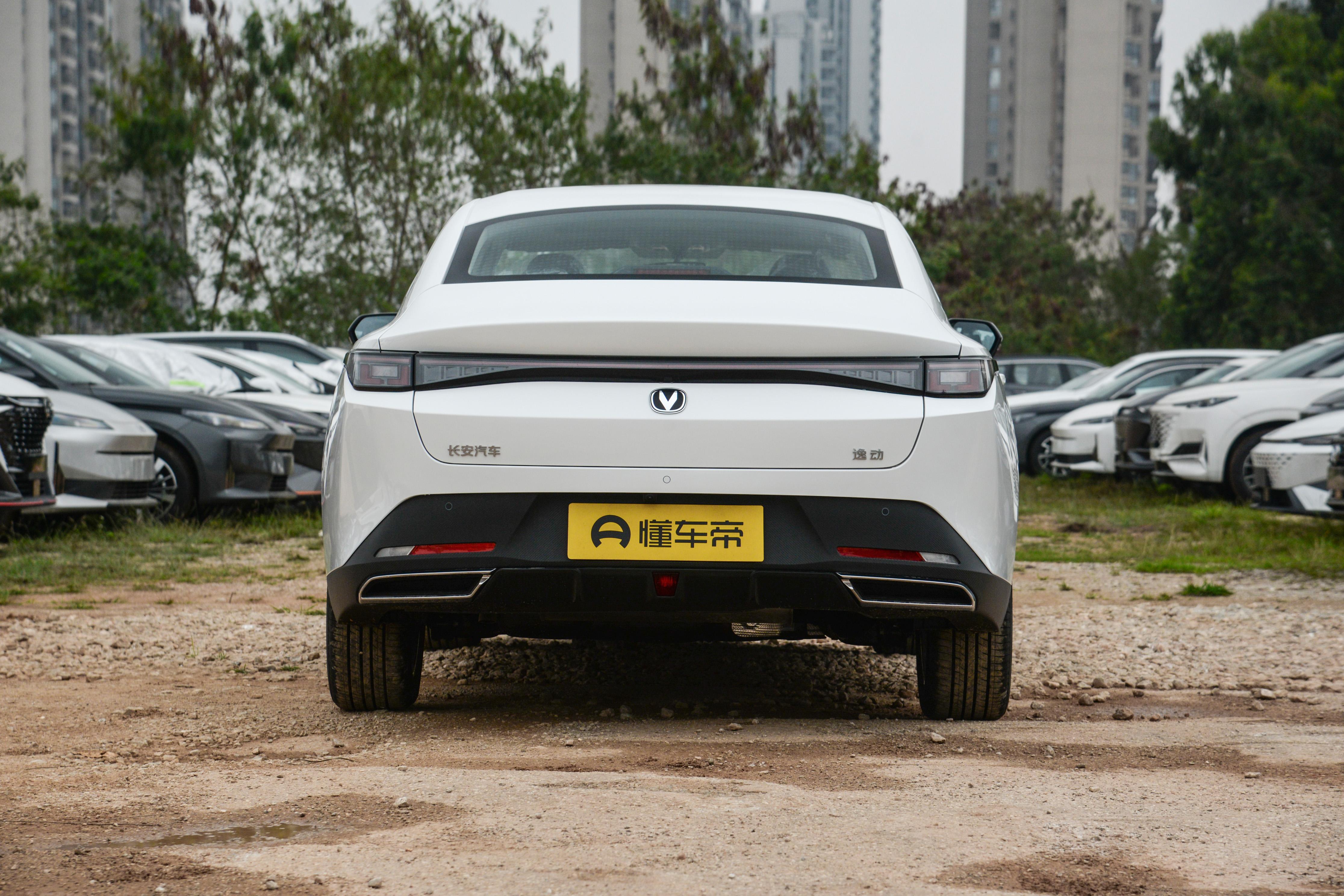 续航达1300km，9.99万起，低至6.59万 ，这款长安逸动PHEV值得一看