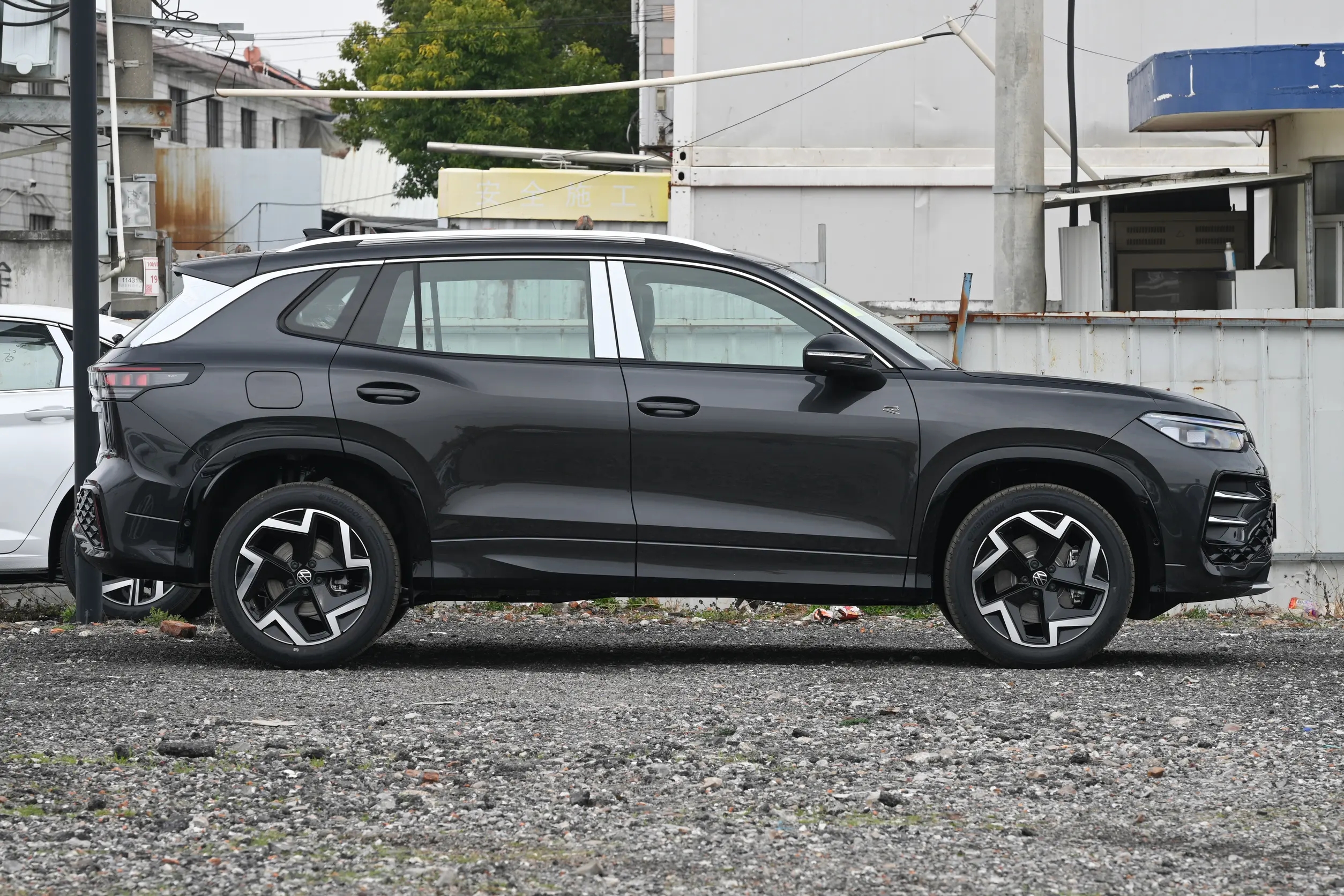 大众又一款“重磅SUV”，比途观L漂亮，2.0T+四驱，不比电车香？
