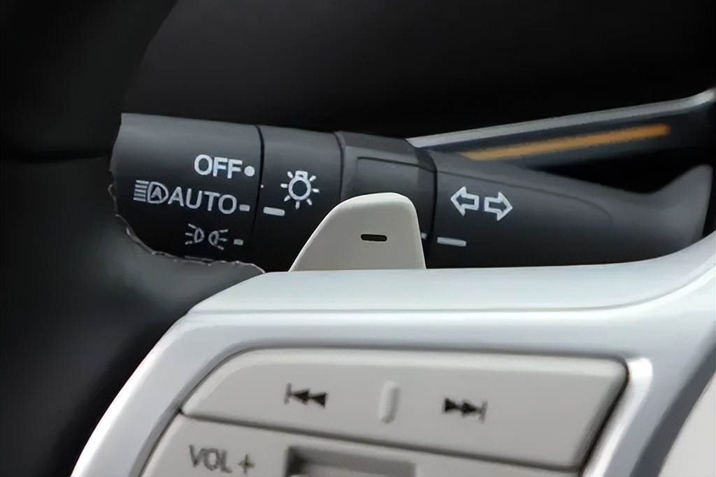 定位中型SUV，外观大气，东风Honda S7对比大众ID.6 CROZZ