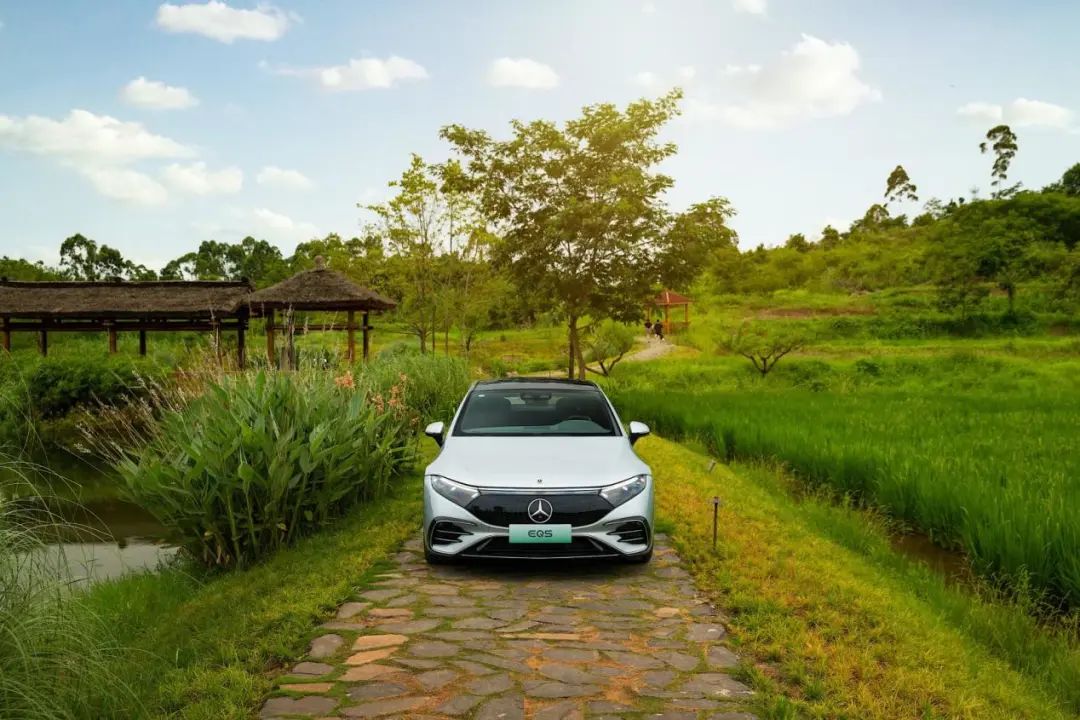 开着EQS，打卡公园城市新坐标