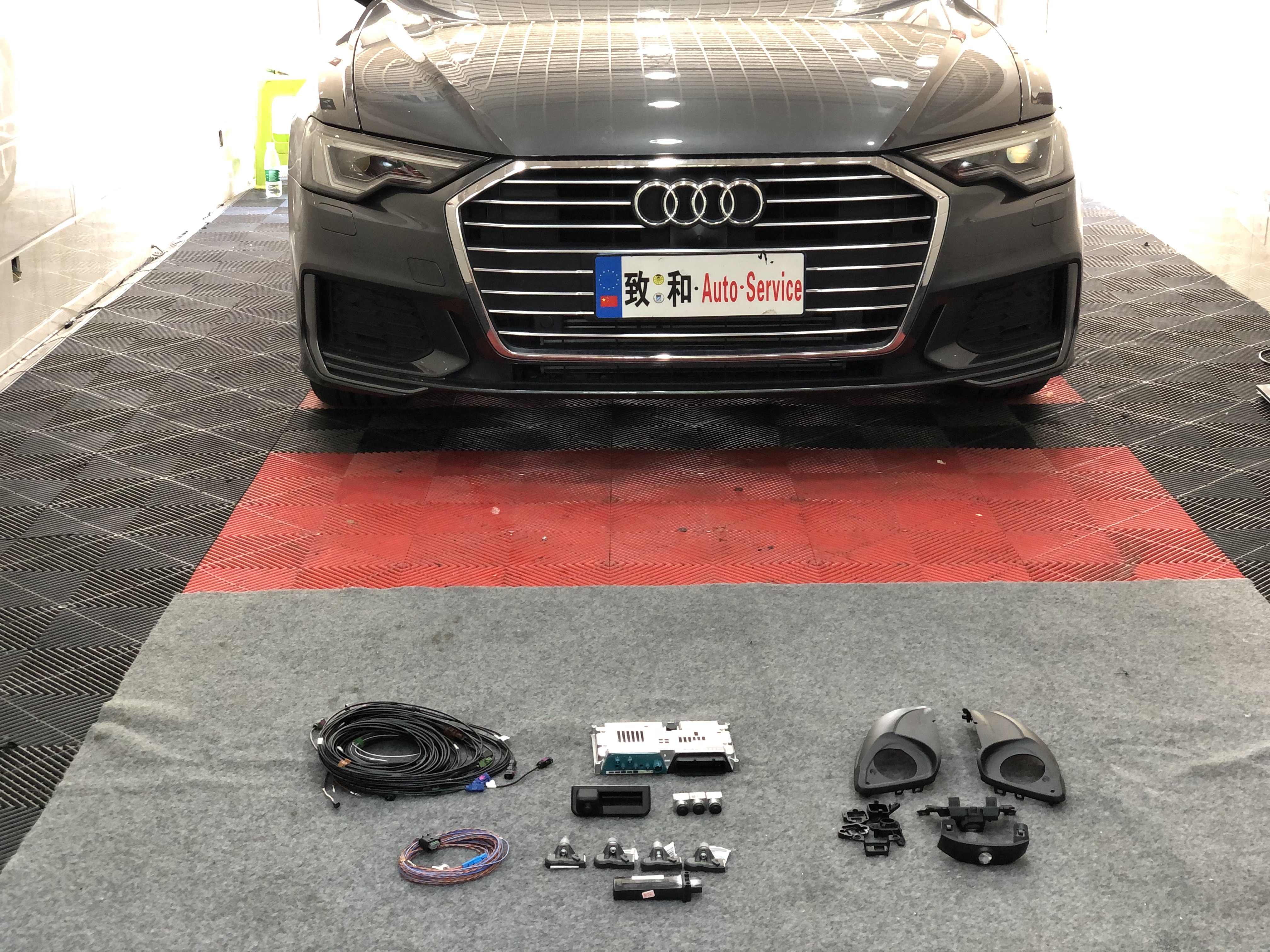 奥迪A6 C8升级原厂360全景影像 二代胎压监测 看得见的安全提升